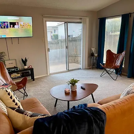 2Br 2Bath King House 5 Min To Dt! Apartment
